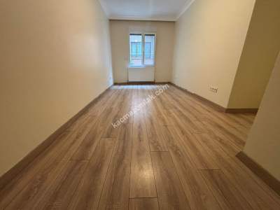 Altıntepe Sahilde Minibüs Yoluna 3.Binada Geniş 3+1 15