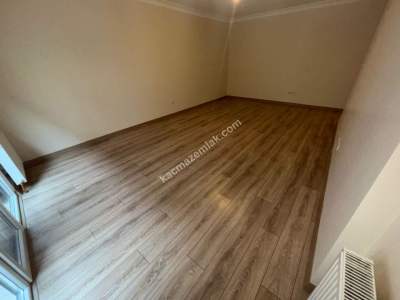 Altıntepe Sahilde Minibüs Yoluna 3.Binada Geniş 3+1 20