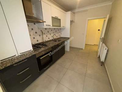 Altıntepe Sahilde Minibüs Yoluna 3.Binada Geniş 3+1 2