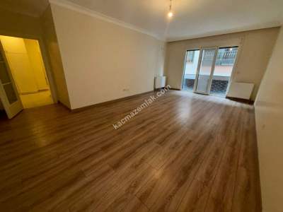 Altıntepe Sahilde Minibüs Yoluna 3.Binada Geniş 3+1 24