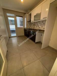 Altıntepe Sahilde Minibüs Yoluna 3.Binada Geniş 3+1 8