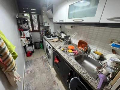 Altıntepede Minibüse 1 Dk Ayrı Mutfaklı Bahçeli 2+1 2