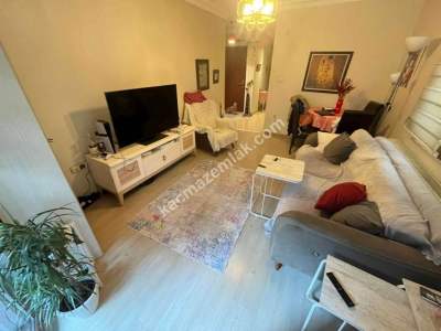 Altıntepede Minibüse 1 Dk Ayrı Mutfaklı Bahçeli 2+1 12