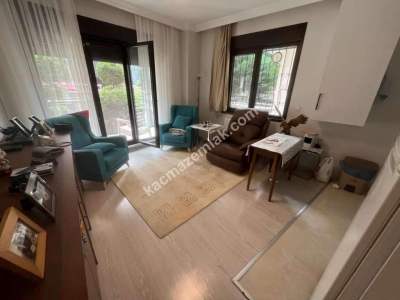 Altıntepe 63'De Ön Cephe Çok Ferah Özel Bahçeli 2+1 3