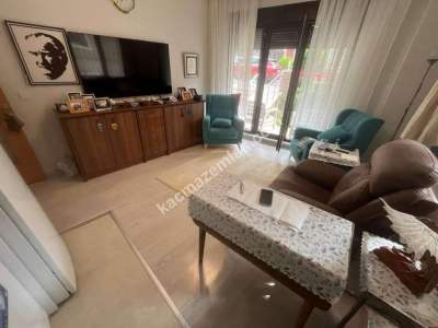 Altıntepe 63'De Ön Cephe Çok Ferah Özel Bahçeli 2+1 6