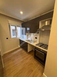 Merkezi Lokasyonda Sıfır Yapıda Ara Kat Ön Cephe 3+1 7