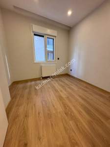 Merkezi Lokasyonda Sıfır Yapıda Ara Kat Ön Cephe 3+1 15