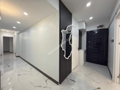 Altıntepe De Özel Mimarili Balkonlu 2+1 Bahçe Katı 24