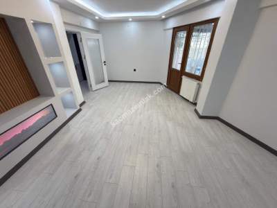 Altıntepe De Özel Mimarili Balkonlu 2+1 Bahçe Katı 21