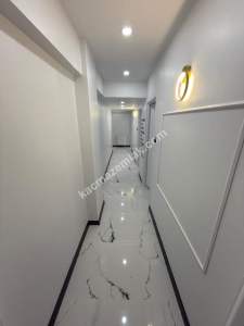 Altıntepe De Özel Mimarili Balkonlu 2+1 Bahçe Katı 18