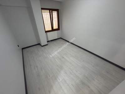 Altıntepe De Özel Mimarili Balkonlu 2+1 Bahçe Katı 22