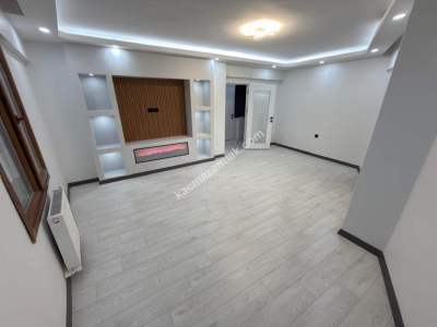 Altıntepe De Özel Mimarili Balkonlu 2+1 Bahçe Katı 4