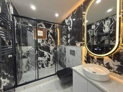 Altıntepe De Özel Mimarili Balkonlu 2+1 Bahçe Katı 12