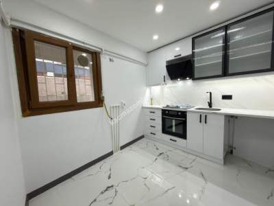 Altıntepe De Özel Mimarili Balkonlu 2+1 Bahçe Katı 19