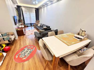 Galipbeyde 5 Yıl 1.Kat 95 M2 Lüks 3+1 Satılık Daire 1