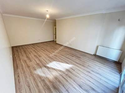 Sahilde 1.Kat 100 M2 Ebeveynli Boş Lüks 3+1 Daire 15