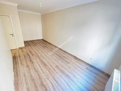 Sahilde 1.Kat 100 M2 Ebeveynli Boş Lüks 3+1 Daire 21