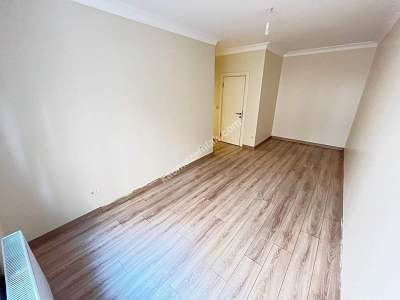 Sahilde 1.Kat 100 M2 Ebeveynli Boş Lüks 3+1 Daire 23