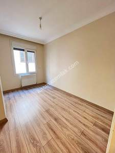 Sahilde 1.Kat 100 M2 Ebeveynli Boş Lüks 3+1 Daire 11