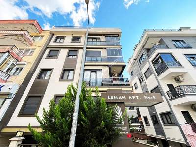 Sahilde 1.Kat 100 M2 Ebeveynli Boş Lüks 3+1 Daire 1