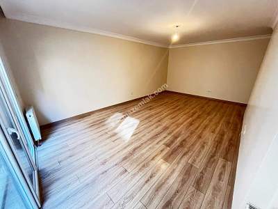 Sahilde 1.Kat 100 M2 Ebeveynli Boş Lüks 3+1 Daire 30