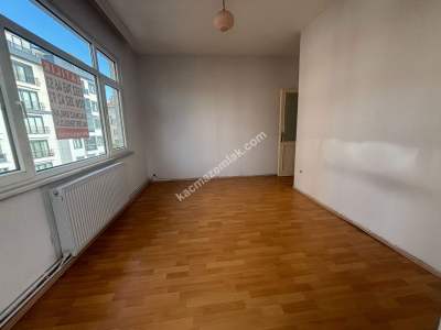 Maltepe Bağlarbaşı'nda Şahane Lokasyonda Satılık 3+1 D 15