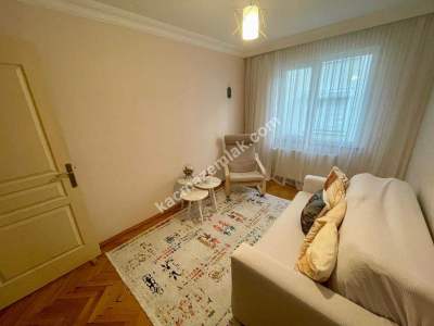 Maltepe Minibüse Yakın Ön Cephe Geniş 3+1 23