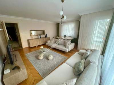 Maltepe Minibüse Yakın Ön Cephe Geniş 3+1 5