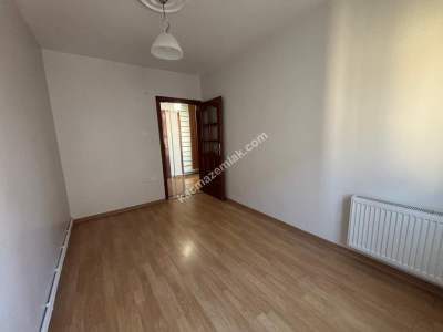 Maltepe Cevizlide Oldukça Geniş Kısmen Tadilatlı Satılı 10