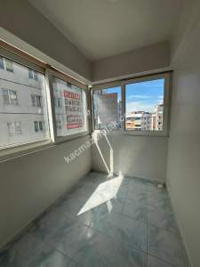 Maltepe Cevizlide Oldukça Geniş Kısmen Tadilatlı Satılı 5