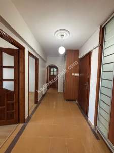 Maltepe Cevizlide Oldukça Geniş Kısmen Tadilatlı Satılı 20