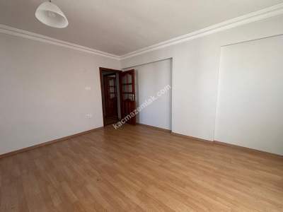 Maltepe Cevizlide Oldukça Geniş Kısmen Tadilatlı Satılı 4