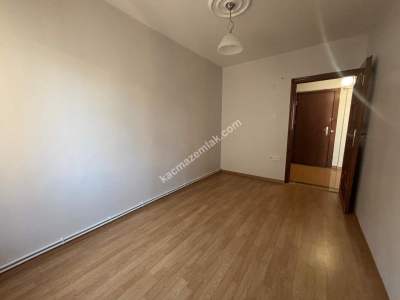 Maltepe Cevizlide Oldukça Geniş Kısmen Tadilatlı Satılı 11