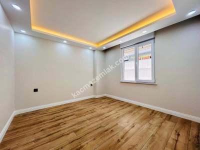 İdealtepe'de Yeni Bina'da Özel Bahçeli 2+1 75M² !!! 18