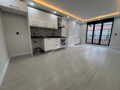 Kaçmaz'dan Yeni Binada Ara Katta 2+1 Balkonlu 1