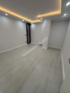 Kaçmaz'dan Yeni Binada Ara Katta 2+1 Balkonlu 9