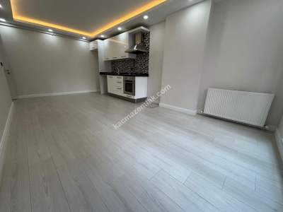 Kaçmaz'dan Yeni Binada Ara Katta 2+1 Balkonlu 7