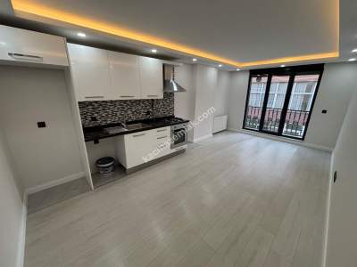 Kaçmaz'dan Yeni Binada Ara Katta 2+1 Balkonlu 3