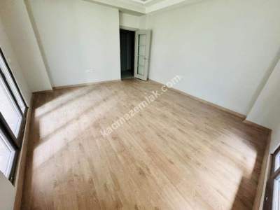 İdealtepe Sahilde Bahçe Kullanımlı 2+1 5