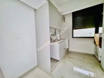 İdealtepe Sahilde Bahçe Kullanımlı 2+1 13