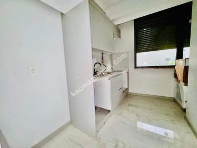 İdealtepe Sahilde Bahçe Kullanımlı 2+1 12