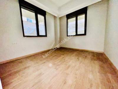 İdealtepe Sahilde Bahçe Kullanımlı 2+1 21