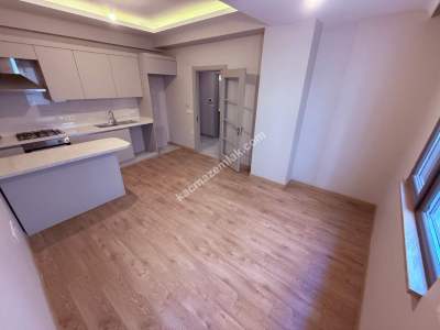 İdealtepe Sahilde Satılık 1. Katta Balkonlu 1+1 Daire 7