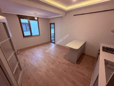 İdealtepe Sahilde Satılık 1. Katta Balkonlu 1+1 Daire 5