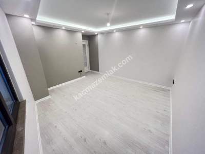 İdealtepe Işıklarda Ayrı Mutfaklı 65M² Lüks 1+1! 9