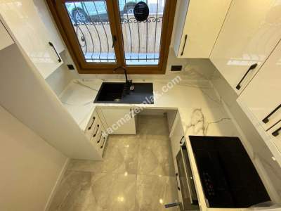 İdealtepe Sahilde Ayrı Mutfaklı & Balkonlu 75M² 1+1! 8