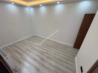 İdealtepe Küçüktur'da Geniş Kullanımlı 4 Yıllık 2+1 8