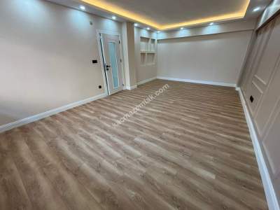 İdeltepe'de Geniş Arsalı Site İçinde Lüks Yapılı 3+1 4