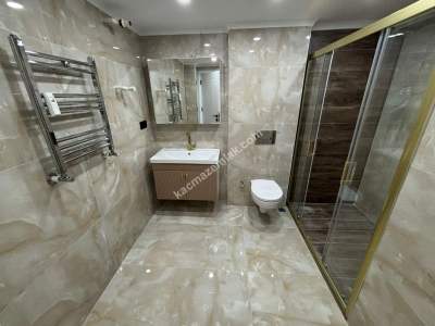 İdeltepe'de Geniş Arsalı Site İçinde Lüks Yapılı 3+1 25