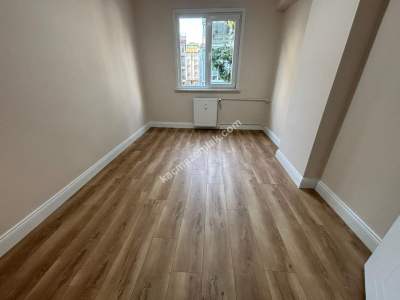 İdeltepe'de Geniş Arsalı Site İçinde Lüks Yapılı 3+1 12